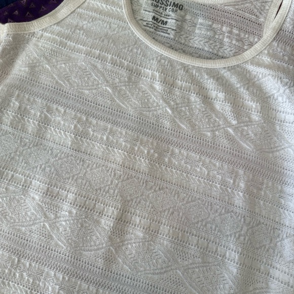 Mossimo Supply Co. Tank Tops in Green, Red, Black & White - Picture 5 of 6